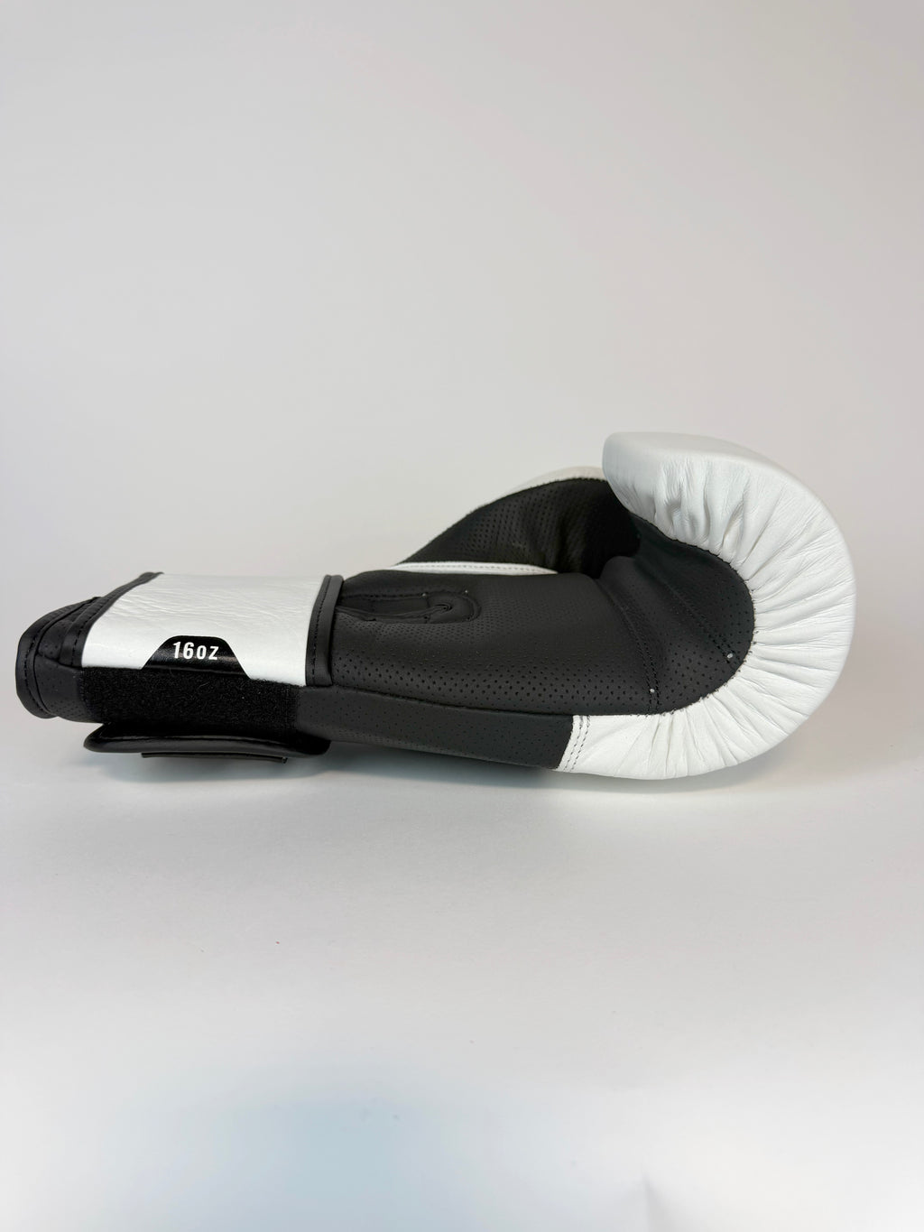 Luxe LTE Series Boxing Gloves - Yin & Yang Edition