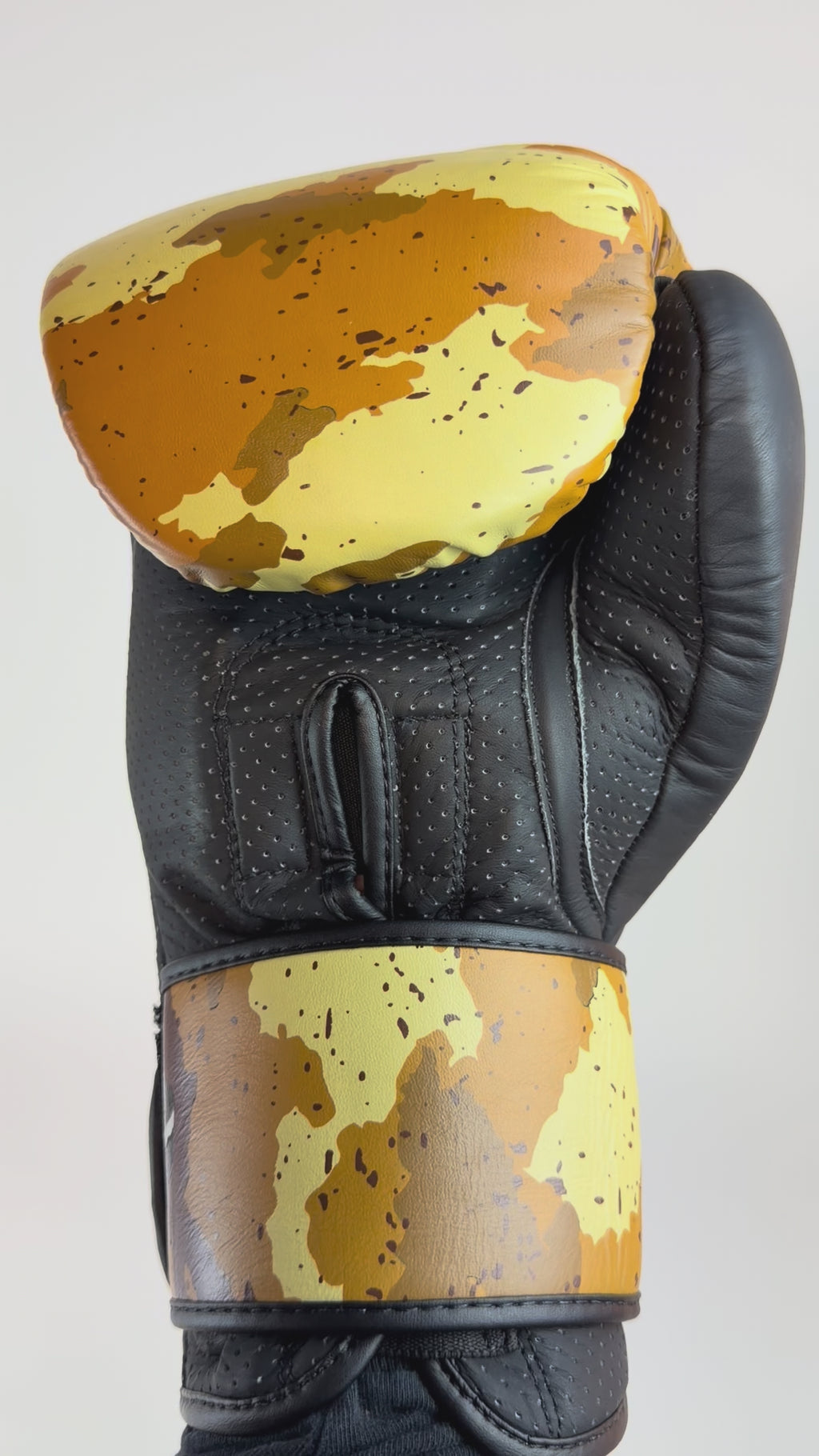 Luxe LTE Series – Smil'n Sam Alvey Patriot Hangar Collection Boxing Gloves